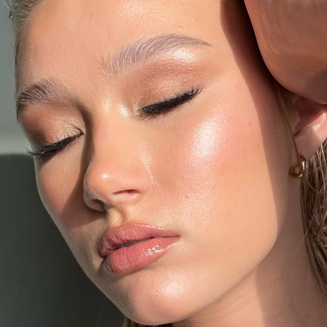KEVYN AUCOIN Glass Glow Face & Body Gloss | Multi-Use Luminous Highlighter